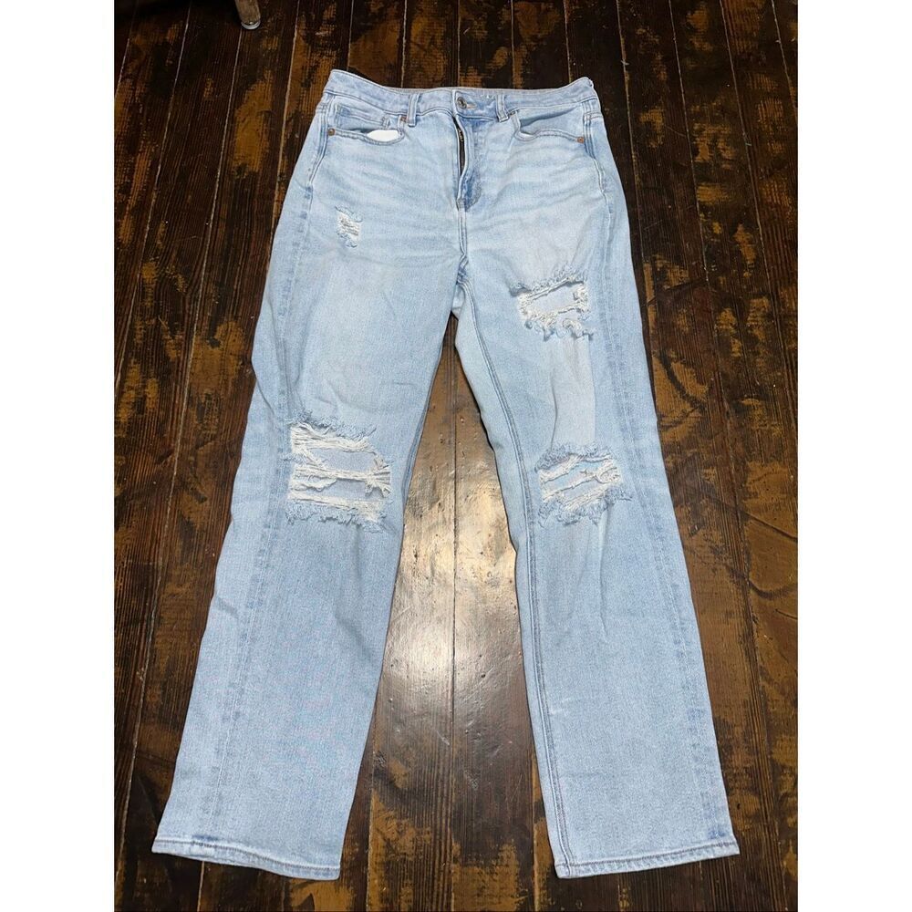 American Eagle destroyed light wash relaxed 10 mom jeans